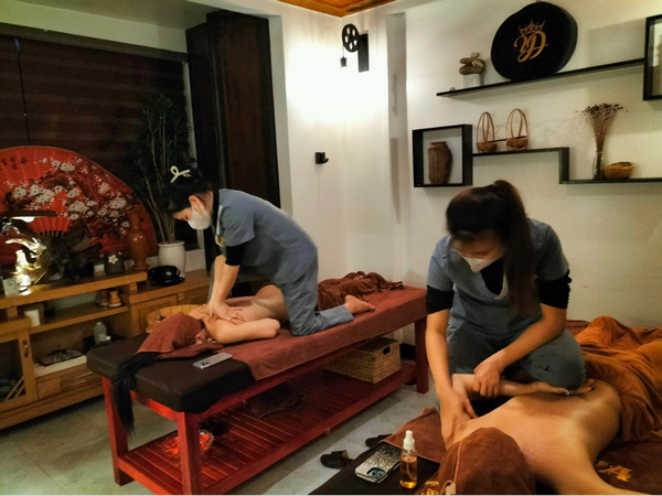 Đội ngũ kỹ thuật viên tại Dưỡng Sinh Doãn Yến Home Spa có chuyên môn và tay nghề giỏi 